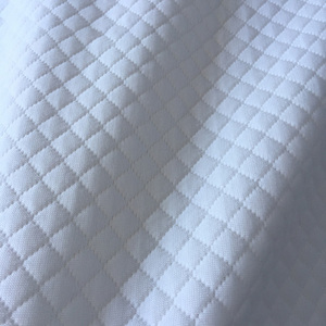 白色方格涤纶低弹丝 夹丝空气层 针织床垫布