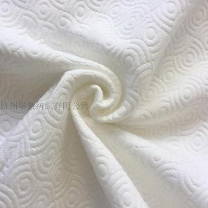 白色涤纶低弹丝 夹丝空气层 旋涡针织床垫布